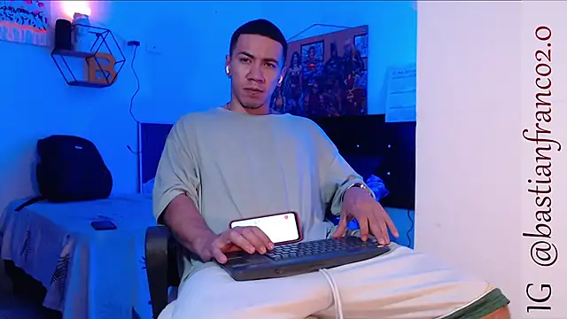 Snapshot of marc_ginale chatting on December 2024 01:56:01 AM marc ginale online show from December 2024 01:56:01 AM