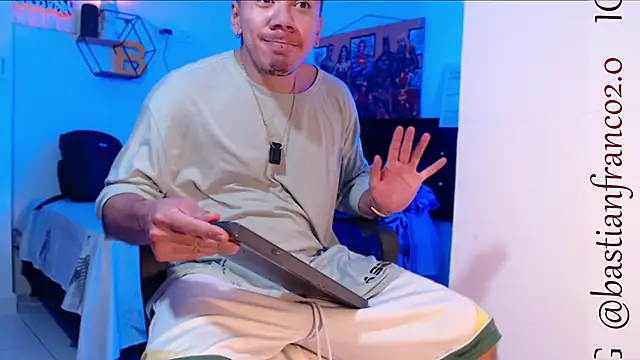 Snapshot of marc_ginale chatting on December 2024 04:59:02 AM marc ginale online show from December 2024 04:59:02 AM