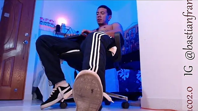 Snapshot of marc_ginale chatting on January 2025 04:04:01 AM marc ginale online show from January 2025 04:04:01 AM