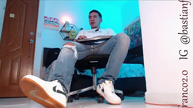 Snapshot of marc_ginale chatting on January 2025 11:18:02 PM marc ginale online show from January 2025 11:18:02 PM