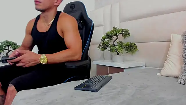 Snapshot of marc_ginale chatting on September 2025 02:57:01 AM marc ginale online show from September 2025 02:57:01 AM