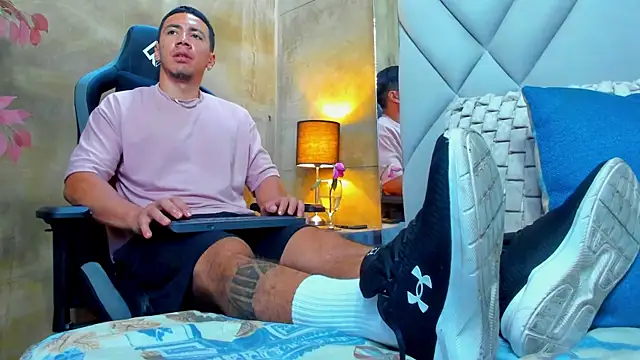 Snapshot of marc_ginale chatting on September 2025 02:21:01 PM marc ginale online show from September 2025 02:21:01 PM