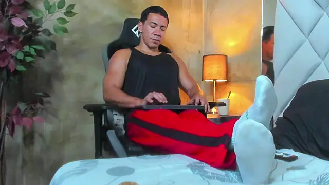 Snapshot of marc_ginale chatting on October 2025 11:37:01 PM marc ginale online show from October 2025 11:37:01 PM