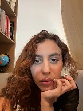 Snapshot of Katee_Jones chatting on February 2026 11:54:01 PM Katee Jones online show from February 2026 11:54:01 PM