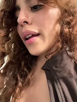 Snapshot of Katee_Jones chatting on February 2026 09:10:02 PM Katee Jones online show from February 2026 09:10:02 PM