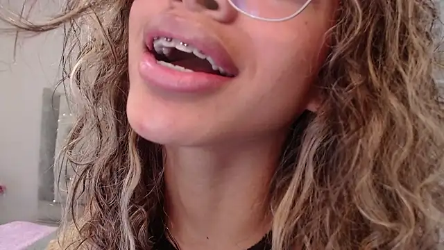 Snapshot of BritneyCollins chatting on March 2025 12:12:01 PM BritneyCollins online show from March 2025 12:12:01 PM