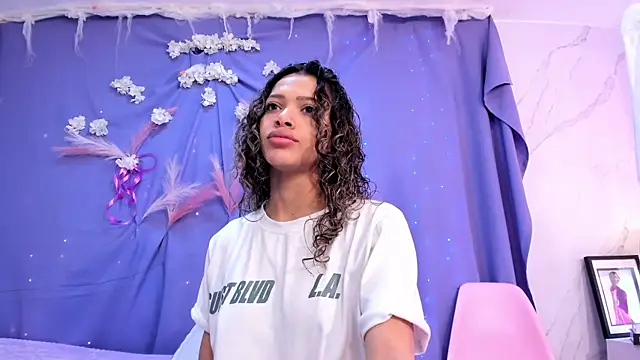 Snapshot of BritneyCollins chatting on October 2025 11:55:01 AM BritneyCollins online show from October 2025 11:55:01 AM