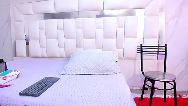 Snapshot of BritneyCollins chatting on November 2025 11:21:01 AM BritneyCollins online show from November 2025 11:21:01 AM