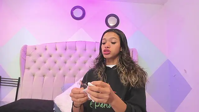 Snapshot of BritneyCollins chatting on February 2026 11:37:01 AM BritneyCollins online show from February 2026 11:37:01 AM