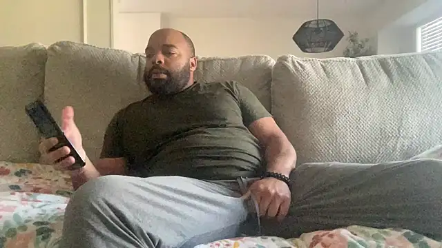 Snapshot of Bbcfun44 chatting on February 2025 03:59:01 PM Bbcfun44 online show from February 2025 03:59:01 PM