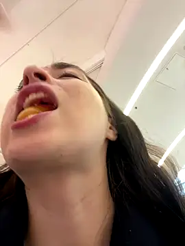 Holly Play online show from December 2024 09:13:01 AM