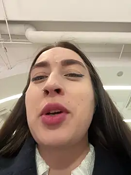 Holly Play online show from December 2024 09:21:02 AM