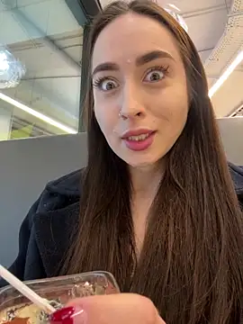 Holly Play online show from December 2024 09:27:01 AM