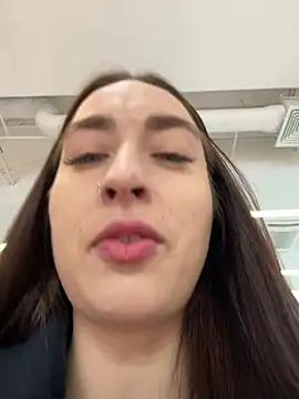 Holly Play online show from January 2025 09:13:02 AM