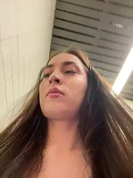 Holly Play online show from January 2025 07:08:02 AM