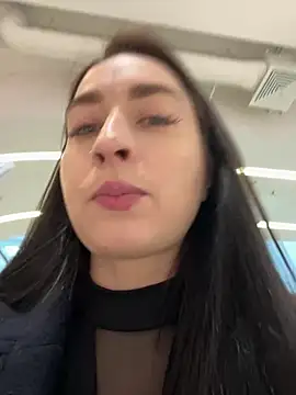 Holly Play online show from January 2025 08:29:02 AM