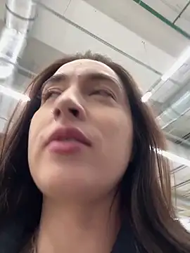 Holly Play online show from March 2025 06:46:02 AM