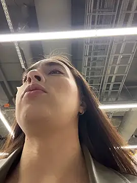 Holly Play online show from April 2026 12:05:02 PM