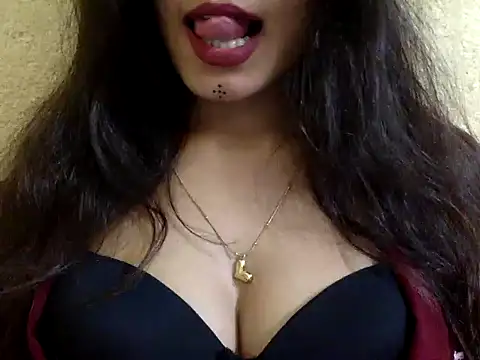 Snapshot of krati74 chatting on February 2025 07:09:01 PM krati74 online show from February 2025 07:09:01 PM