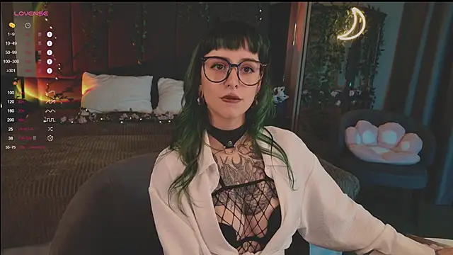 MichaellaMoon online show from March 2025 06:07:02 PM