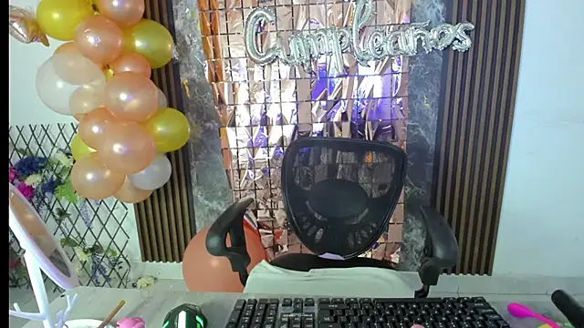 nicol jone1 online show from September 2025 10:32:01 PM