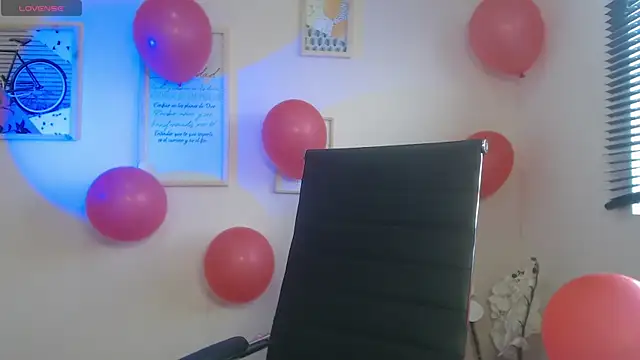 lucy diiaz online show from February 2025 04:01:02 PM