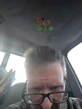 Snapshot of AronMellon76 chatting on December 2025 05:06:02 PM AronMellon76 online show from December 2025 05:06:02 PM