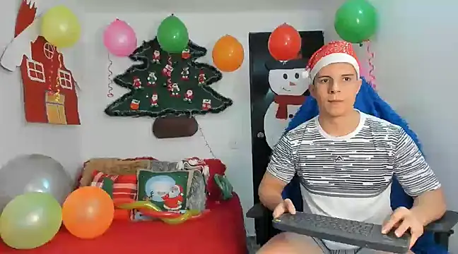 Snapshot of cory_okell chatting on December 2024 01:29:01 AM cory okell online show from December 2024 01:29:01 AM