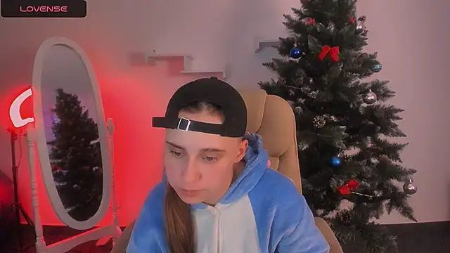 Snapshot of Dolly__Queen_ chatting on December 2024 02:24:01 AM Dolly Queen online show from December 2024 02:24:01 AM