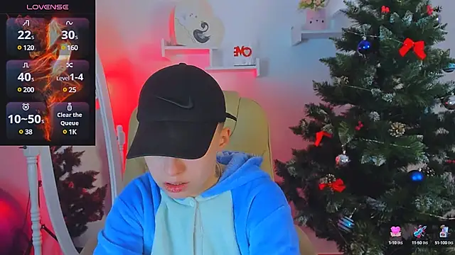 Snapshot of Dolly__Queen_ chatting on December 2024 08:21:02 PM Dolly Queen online show from December 2024 08:21:02 PM