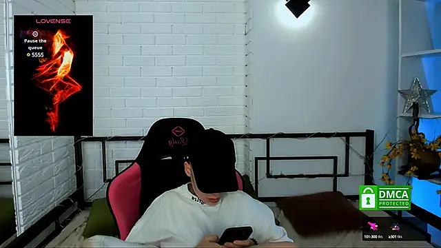 Snapshot of Dolly__Queen_ chatting on December 2024 02:19:02 AM Dolly Queen online show from December 2024 02:19:02 AM