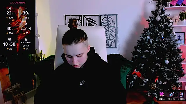 Snapshot of Dolly__Queen_ chatting on January 2025 11:17:01 PM Dolly Queen online show from January 2025 11:17:01 PM