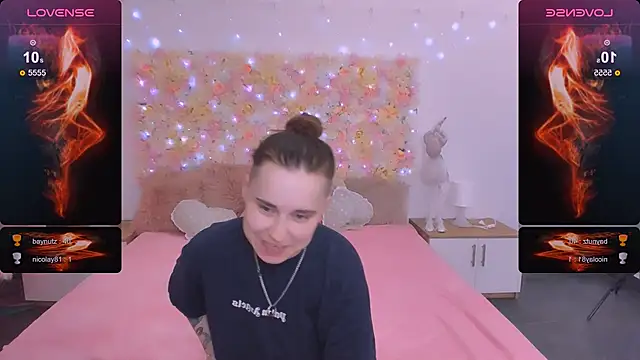 Snapshot of Dolly__Queen_ chatting on January 2025 12:12:02 AM Dolly Queen online show from January 2025 12:12:02 AM