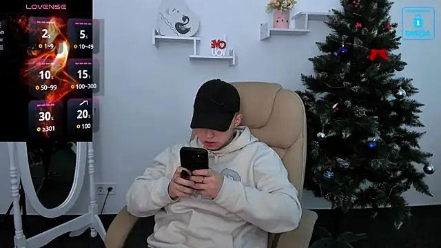 Snapshot of Dolly__Queen_ chatting on January 2025 09:23:02 PM Dolly Queen online show from January 2025 09:23:02 PM