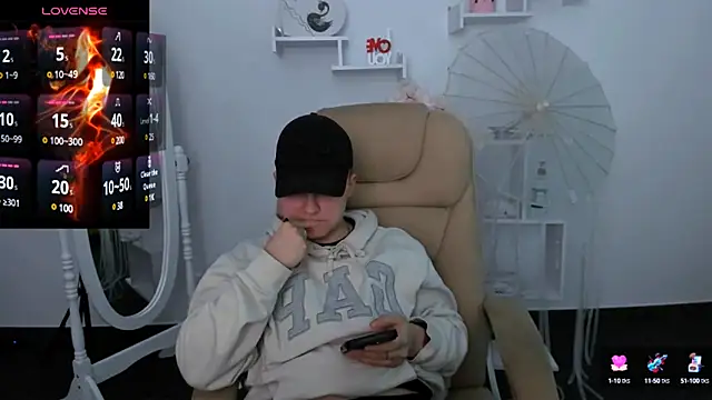 Snapshot of Dolly__Queen_ chatting on January 2025 08:50:02 PM Dolly Queen online show from January 2025 08:50:02 PM