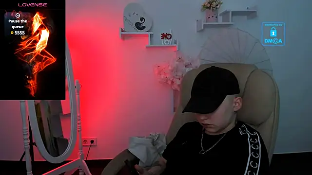 Snapshot of Dolly__Queen_ chatting on January 2025 11:15:02 PM Dolly Queen online show from January 2025 11:15:02 PM