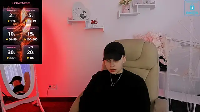 Snapshot of Dolly__Queen_ chatting on February 2025 08:53:01 PM Dolly Queen online show from February 2025 08:53:01 PM