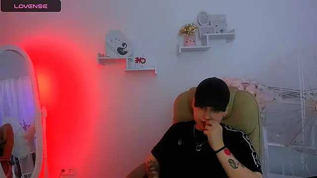 Snapshot of Dolly__Queen_ chatting on February 2025 12:24:01 AM Dolly Queen online show from February 2025 12:24:01 AM