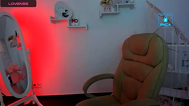 Snapshot of Dolly__Queen_ chatting on February 2025 09:02:01 PM Dolly Queen online show from February 2025 09:02:01 PM