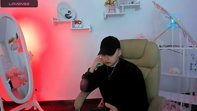 Snapshot of Dolly__Queen_ chatting on February 2025 12:05:02 AM Dolly Queen online show from February 2025 12:05:02 AM