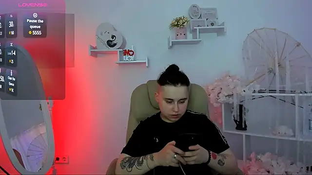 Snapshot of Dolly__Queen_ chatting on March 2025 11:27:01 PM Dolly Queen online show from March 2025 11:27:01 PM