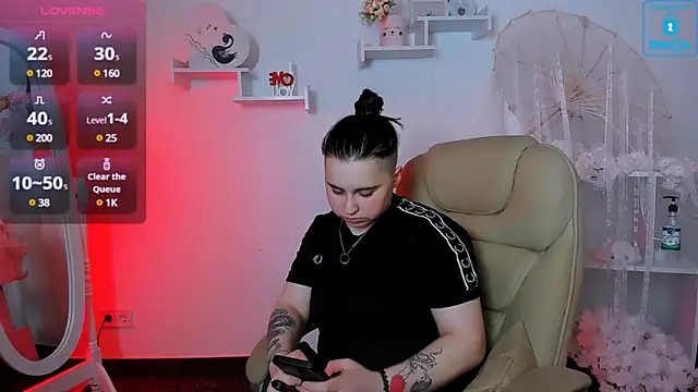 Snapshot of Dolly__Queen_ chatting on March 2025 12:26:02 AM Dolly Queen online show from March 2025 12:26:02 AM