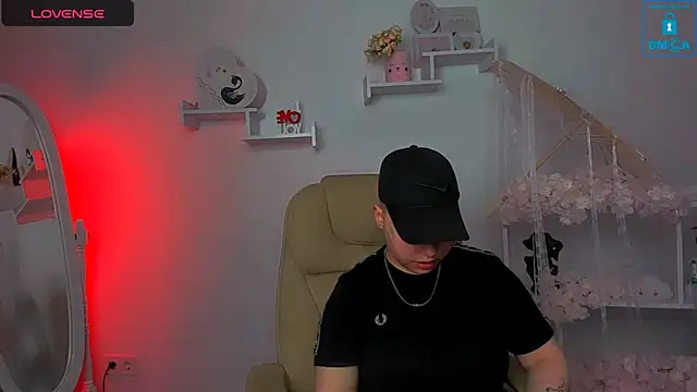 Snapshot of Dolly__Queen_ chatting on March 2025 09:56:01 PM Dolly Queen online show from March 2025 09:56:01 PM