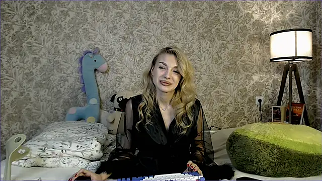 Ella Milla online show from September 2025 11:23:02 AM