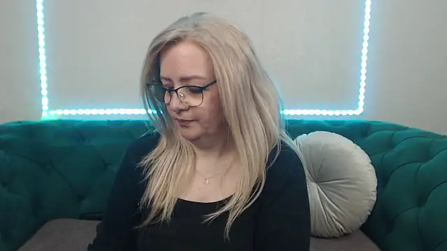 IvanaCharm online show from April 2026 03:52:01 AM