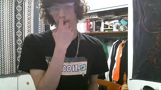 Batman333444 online show from March 2025 09:32:02 PM