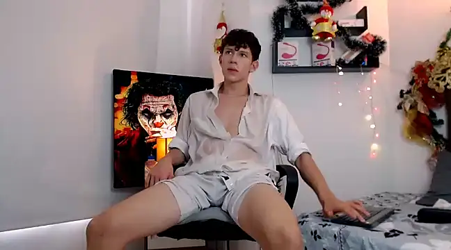 Snapshot of flowers18 chatting on December 2024 07:26:02 PM flowers18 online show from December 2024 07:26:02 PM