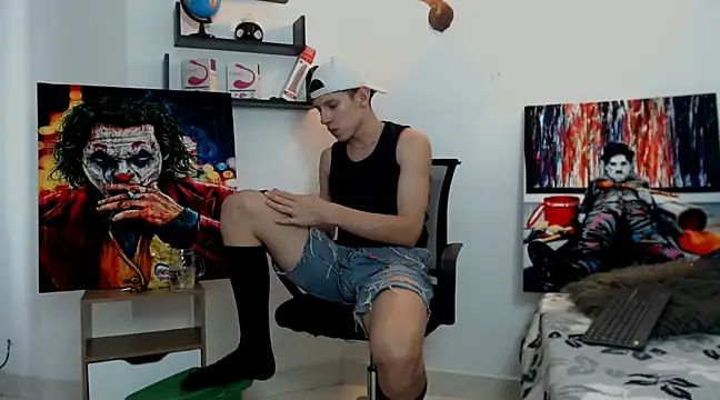 Snapshot of flowers18 chatting on January 2025 09:19:01 PM flowers18 online show from January 2025 09:19:01 PM