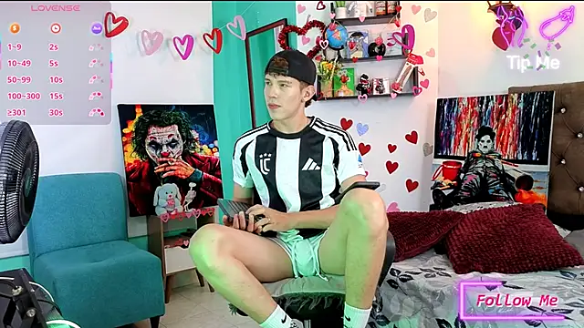 Snapshot of flowers18 chatting on September 2025 10:46:02 PM flowers18 online show from September 2025 10:46:02 PM