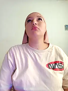 Celeste camila18 online show from October 2025 01:40:02 PM